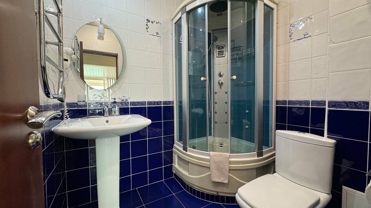 Гостиница Пионер Лоо-114