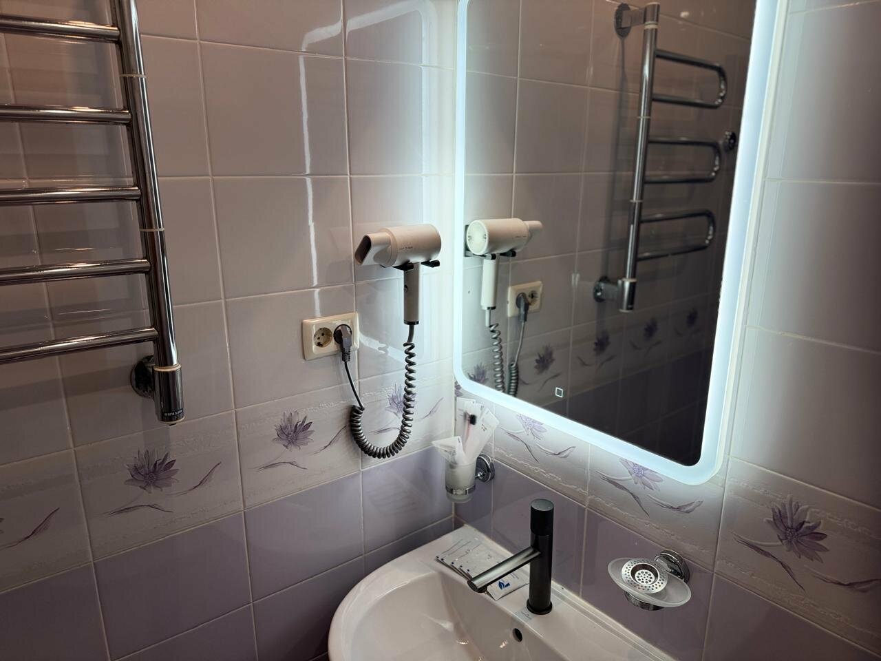 Гостиница Пионер Лоо-107