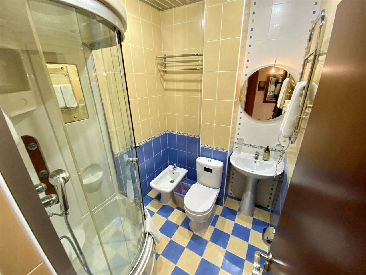 Гостиница Пионер Лоо