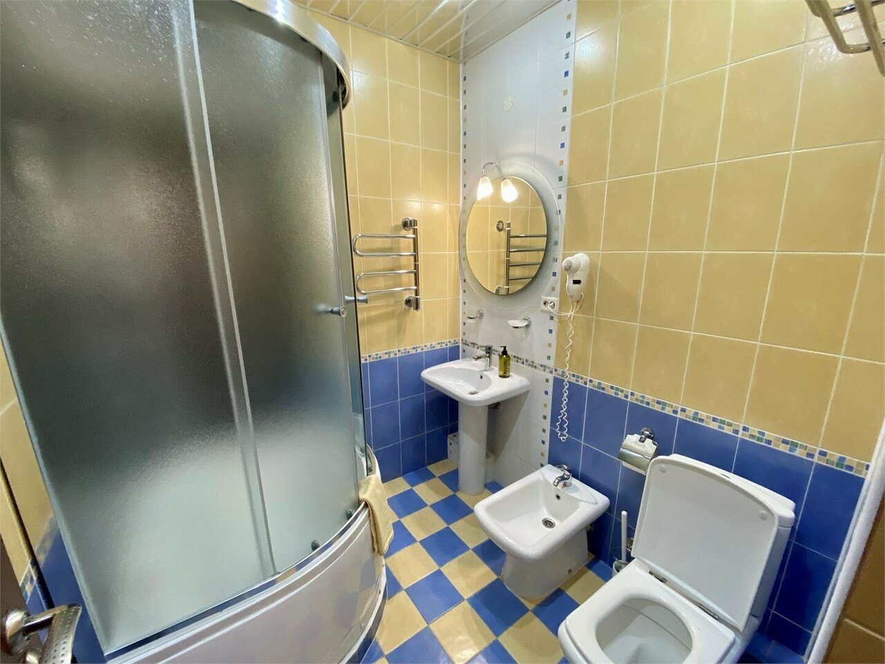 Гостиница Пионер Лоо