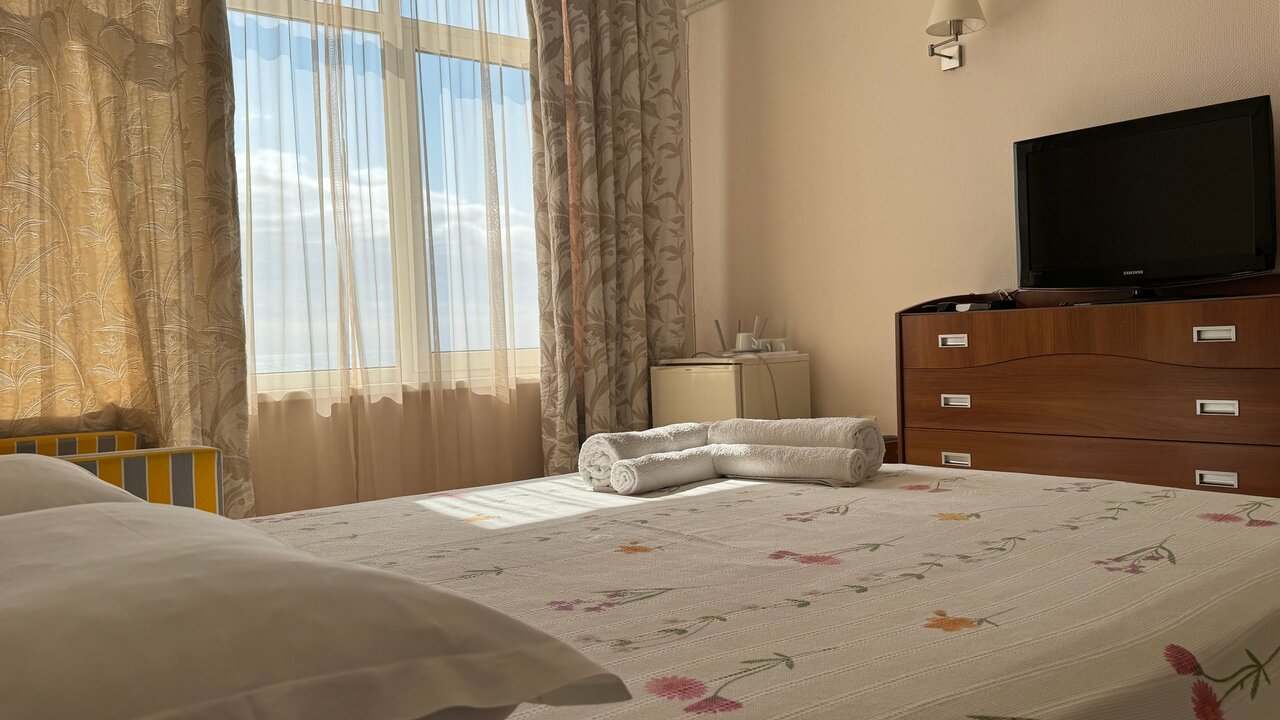 Гостиница Пионер Лоо-103