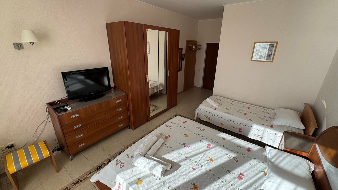 Гостиница Пионер Лоо-118