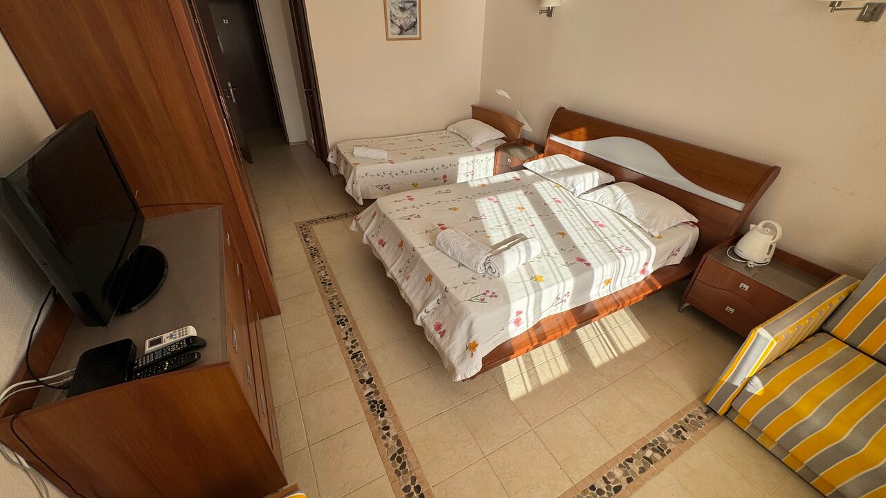 Гостиница Пионер Лоо-110