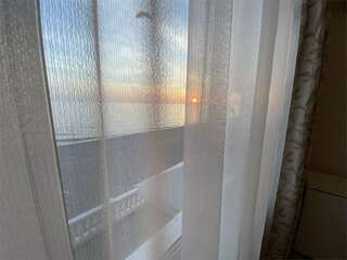 Гостиница Пионер Лоо Трехместный номер Делюкс с видом на море-5