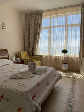 Гостиница Пионер Лоо Двухместный номер Делюкс с 1 кроватью или 2 отдельными кроватями, вид на море-4