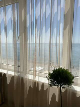 Гостиница Пионер Лоо Трехместный номер Делюкс с видом на море-13