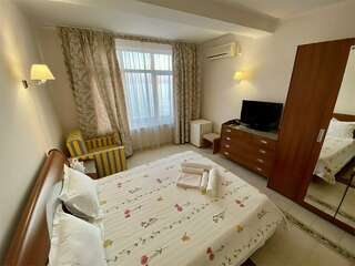 Гостиница Пионер Лоо Трехместный номер Делюкс с видом на море-3