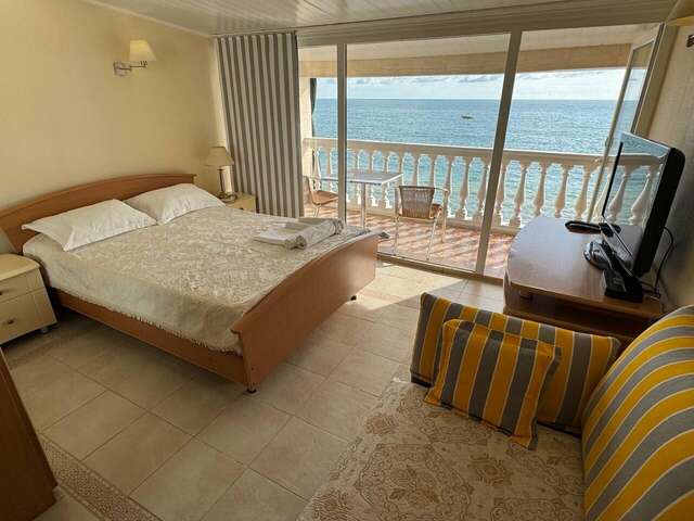 Гостиница Пионер Лоо-112