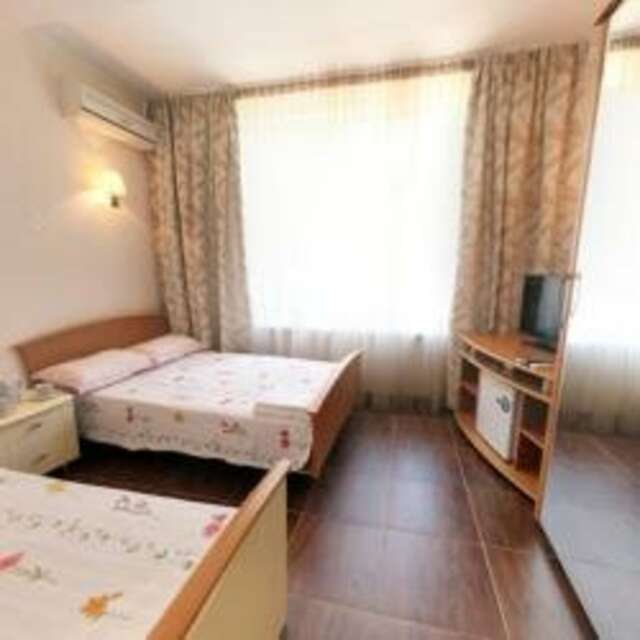 Гостиница Пионер Лоо-76