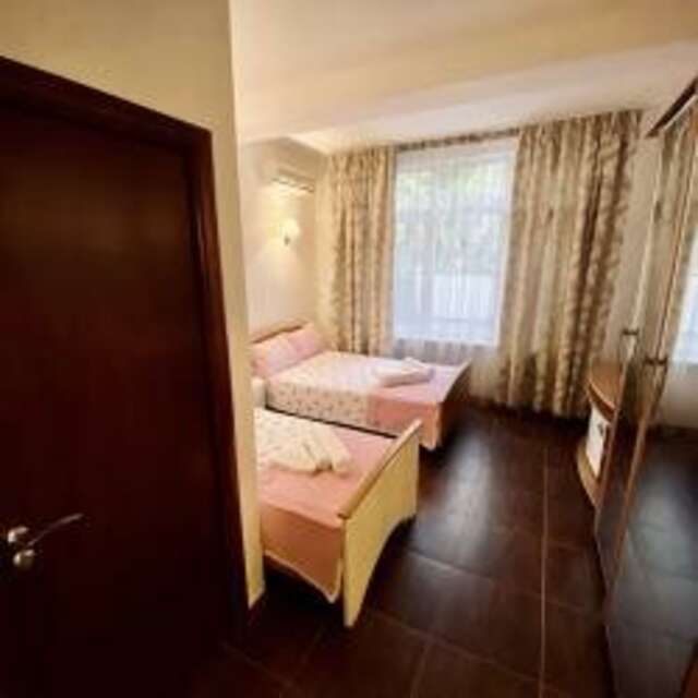 Гостиница Пионер Лоо-79