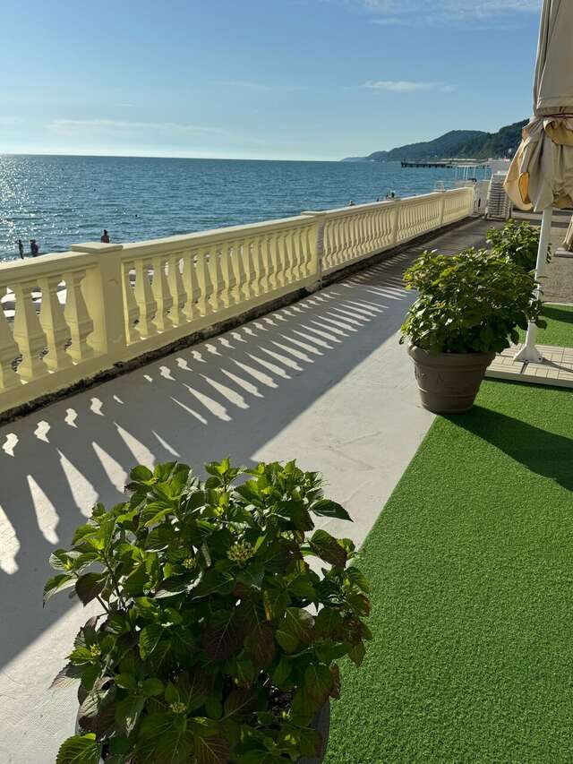 Гостиница Пионер Лоо-105